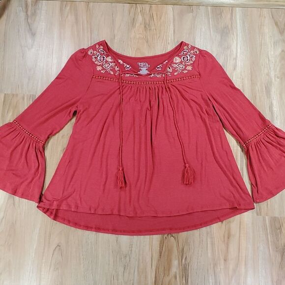 🧚♂️Cinnamon Embroidered Boho Bell Sleeve Top Size 12 - Picture 1 of 7